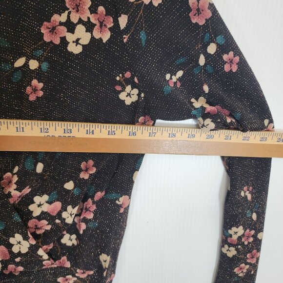 BKE Boutique Buckle Top Blouse Womens Small Black Wrap Floral Choker Metallic‎ - Picture 14 of 16